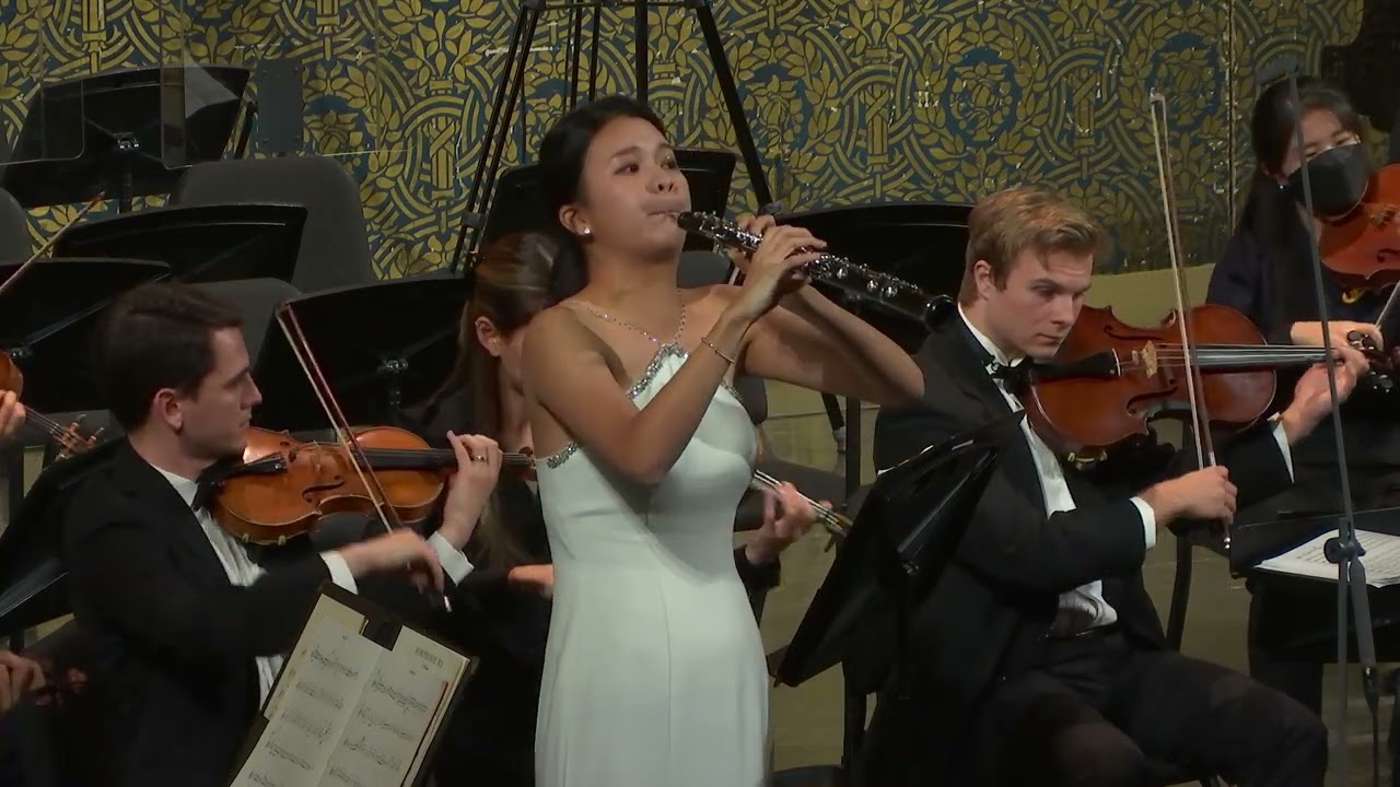 Yale Philharmonia performs Vaughan Williams' "Concerto in A minor for oboe and strings"