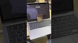Ремонт MacBookAir a2337 Замена крышки в сборе #Воронеж старая крышка и матрица залита водой.