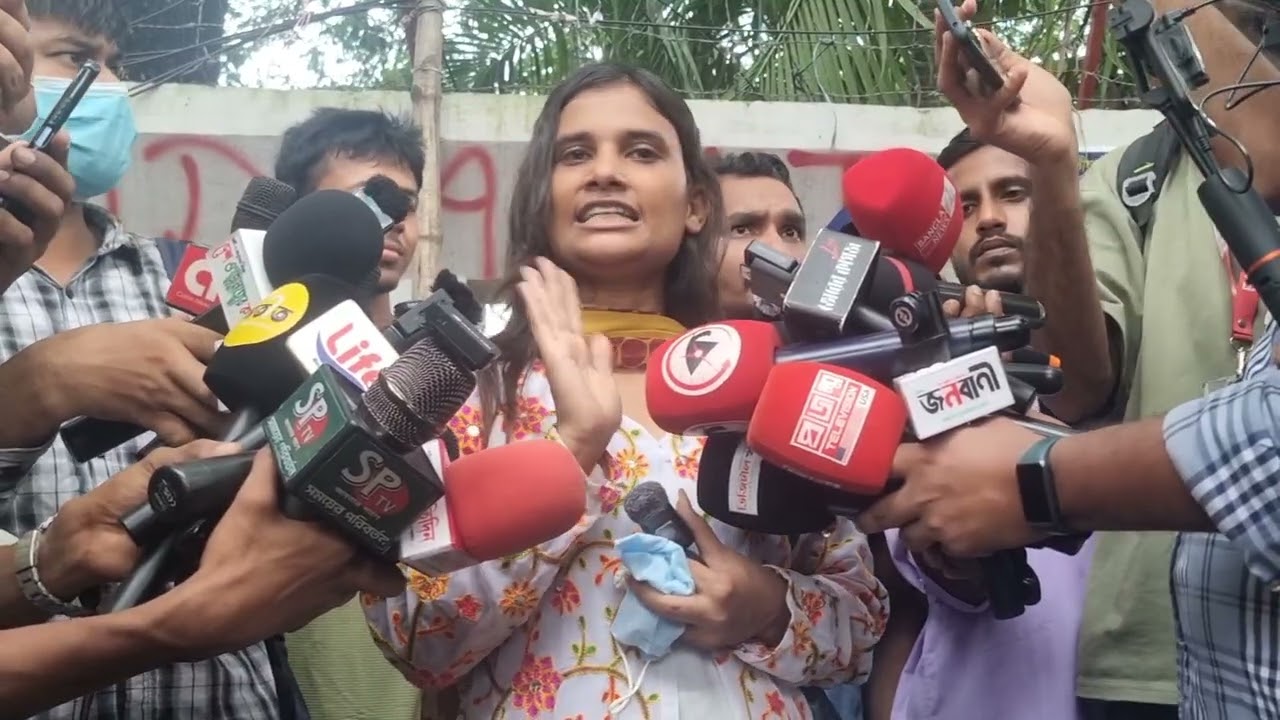 রিয়া মনি হিরো আলম আমার সাথে প্র/তা/র/,না করছে।