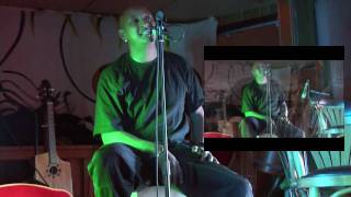 Spydee - Tsy mila hafa (Live Asaramanitra 2010).mp4