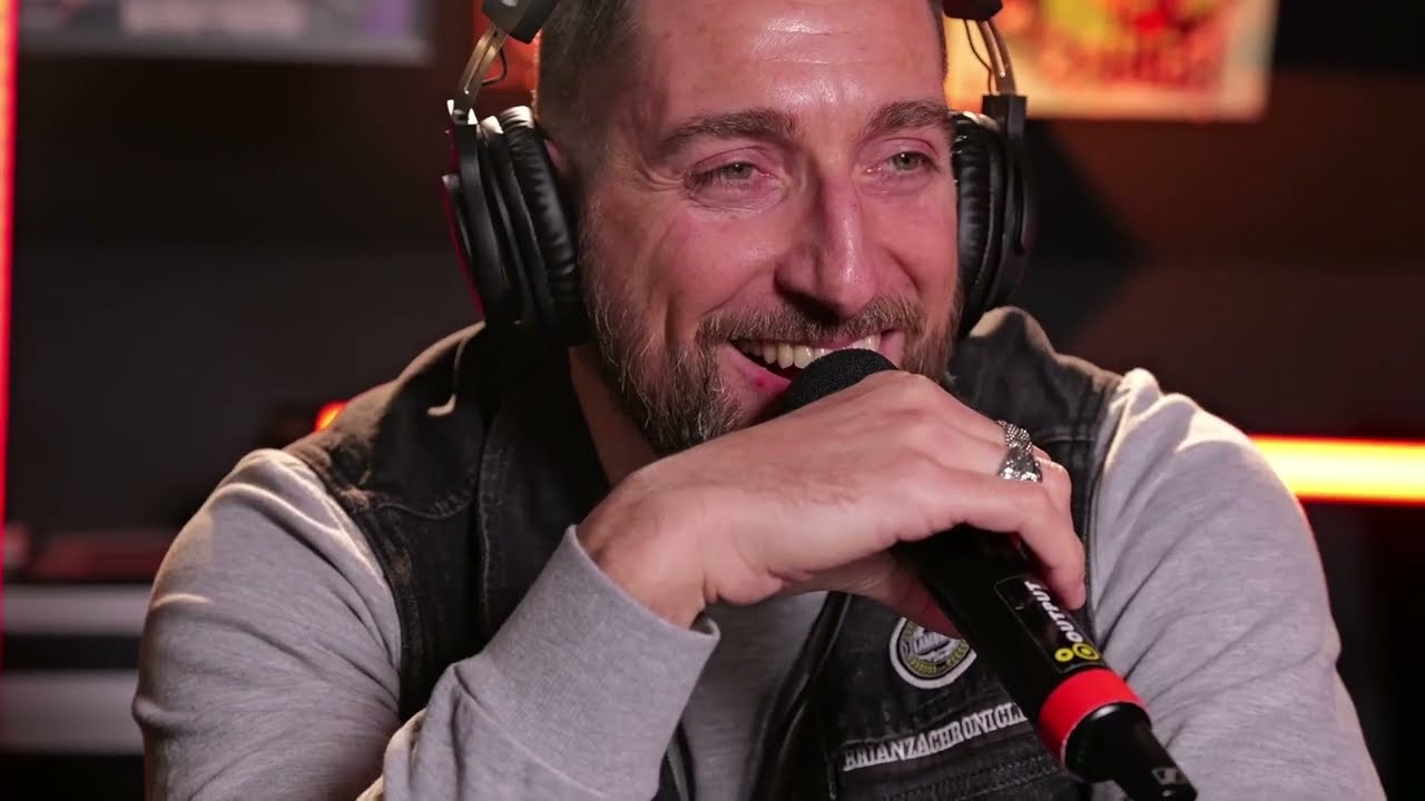 Guarda Ape & ill Papi "L.M.S." Live @outputcafe su YouTube Guarda Ape & ill Papi "L.M.S." Live @outputcafe su YouTube