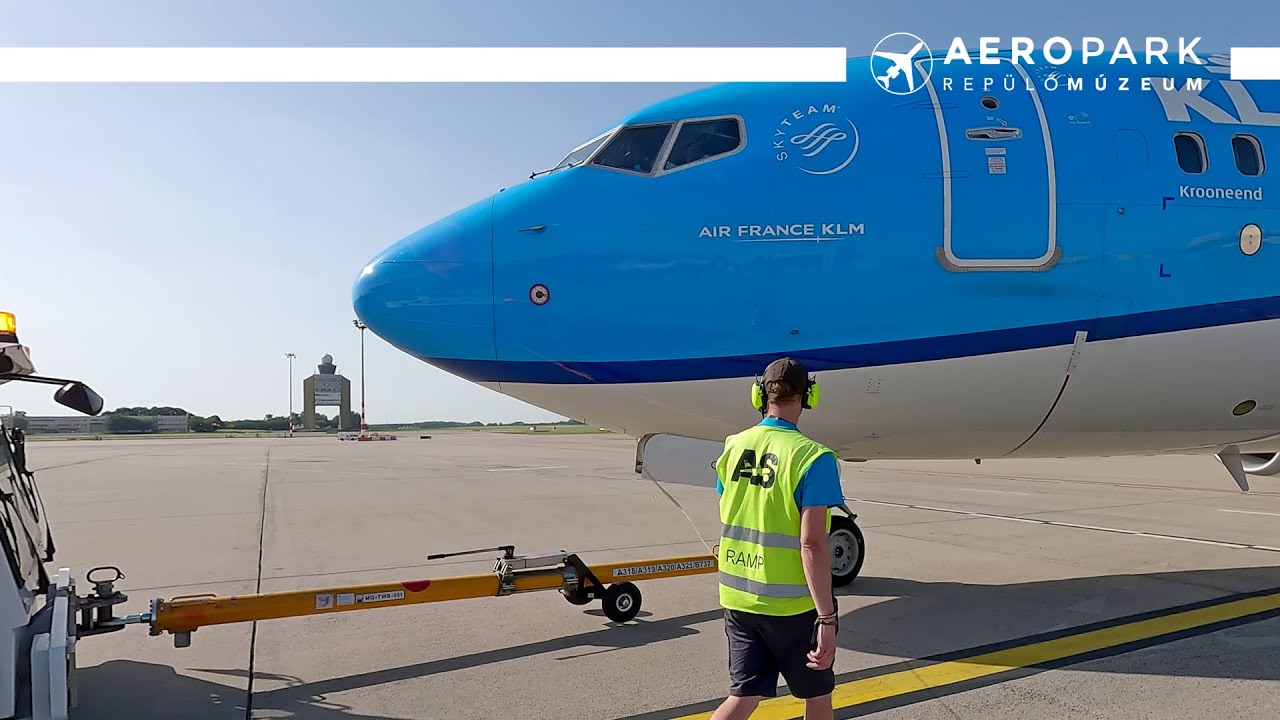 Ez történik a repülő körül, amíg te a felszállást várod: fordulás 40 perc alatt (Ep. 316)