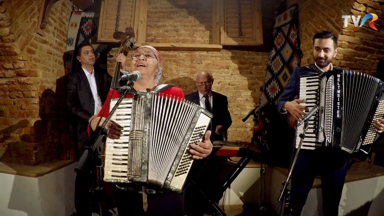 Taraful de la Varbilău O bătrână întro gară (Politică şi delicateţuri) YouTube Taraful de la Varbilău O bătrână întro gară (Politică şi delicateţuri) YouTube