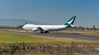 Boeing 747-867F de Cathay Pacific Cargo Despegando del Aeropuerto Internacional de Guadalajara