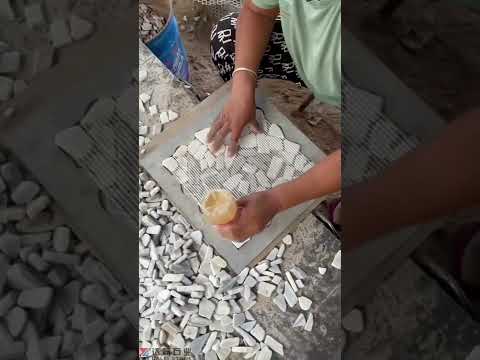 Video: Štýlová mozaiková podlaha s tradičným, Royal Touch