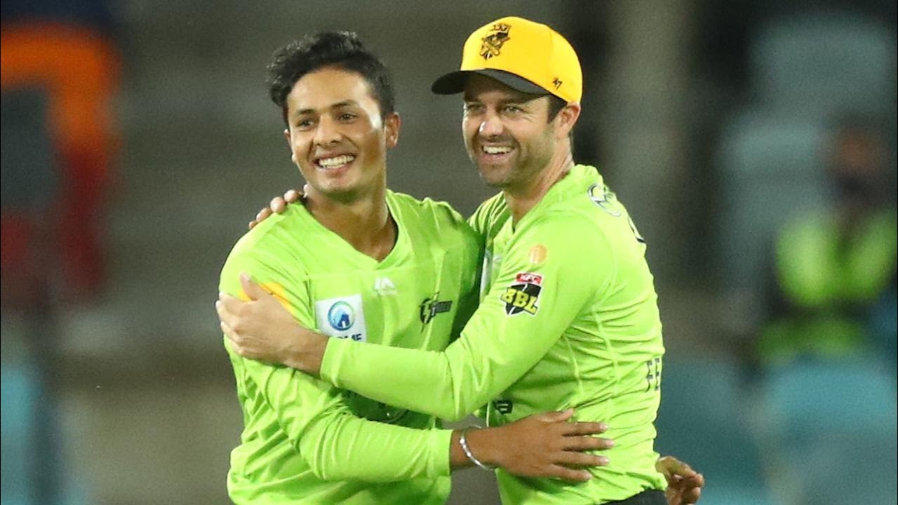 Super Sangha snags four wickets in BBL best | KFC BBL|10