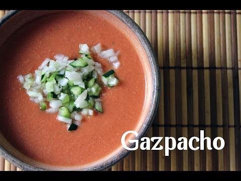 Video: Cooking Gazpacho Soup In Spanish