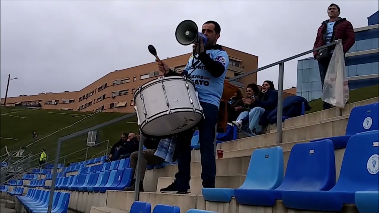 P'alante CD Brea!! Incansable afición en Badalona