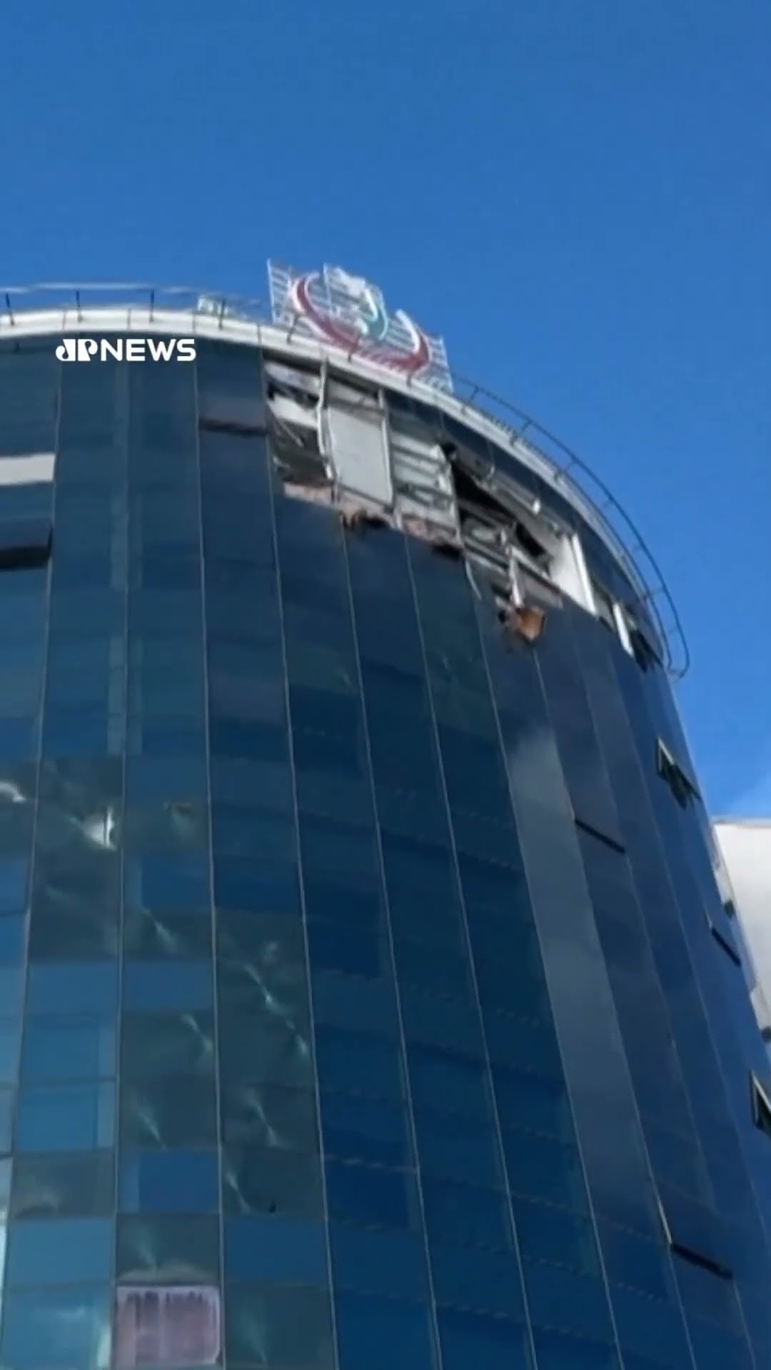 Helicóptero bate em hospital e deixa quatro mortos na Turquia #Shorts