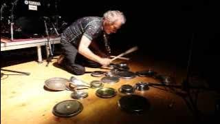 Guru Guru   Mani Neumeier Trommelsolo der anderen Art   09 11 13 Trigon Haltern am See