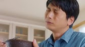 向井理が演じる 定時で帰らない男 の 忙しない日々と 働く時計 Youtube 向井理が演じる 定時で帰らない男 の 忙しない日々と 働く時計 Youtube