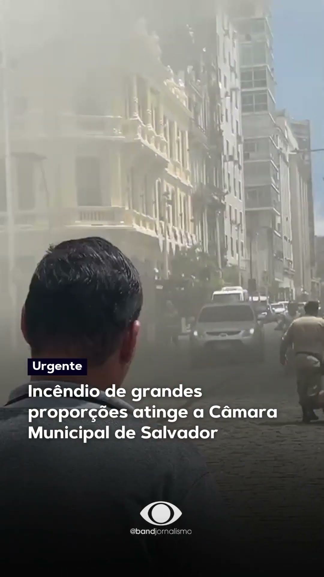 Incêndio atinge a Câmara Municipal de Salvador, na Bahia