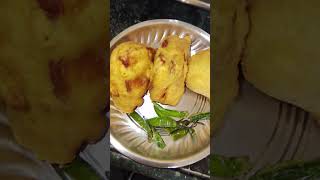 bread pakoda 🍞🍲 #ytshorts #foodie #breakfast #breadpakoda #morningbreakfast #yummmmy