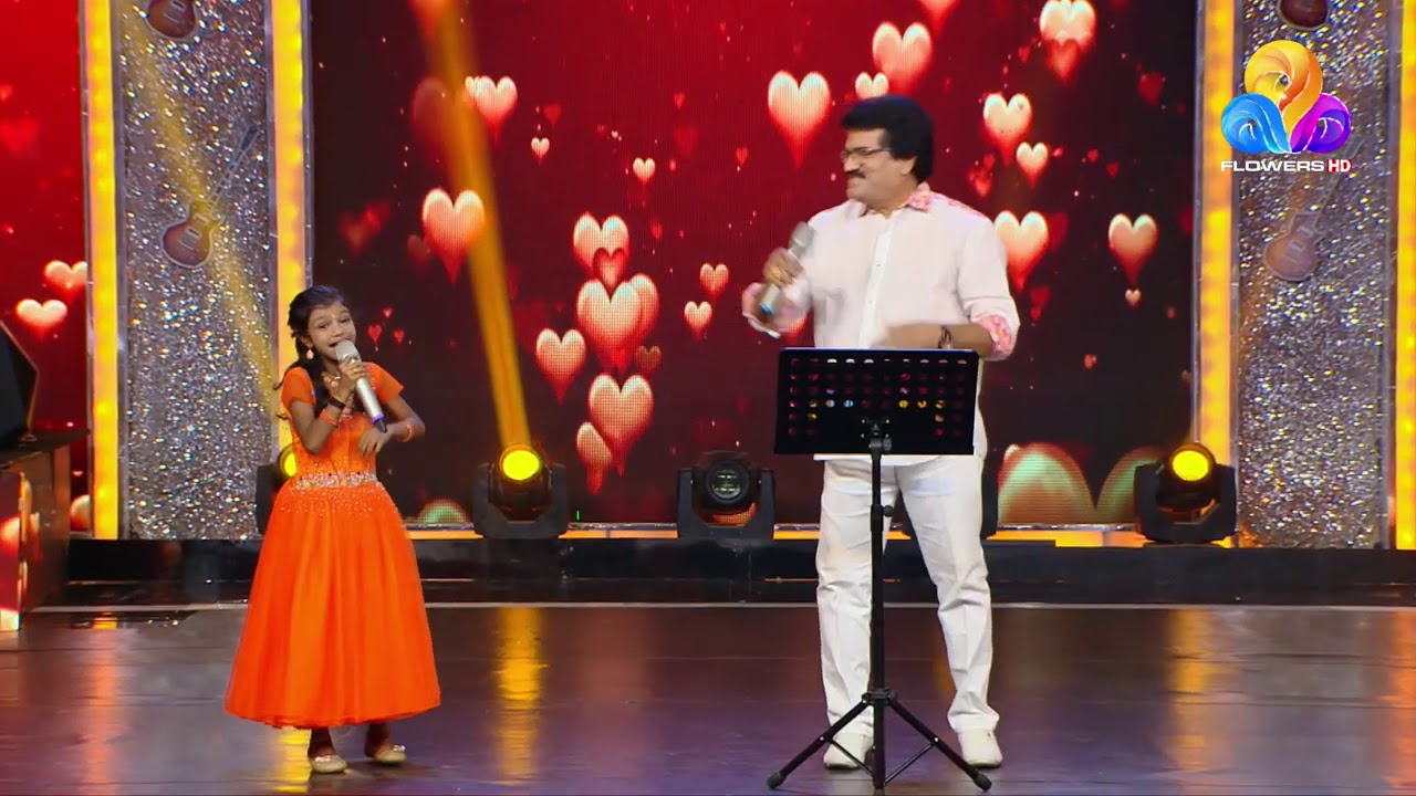 Ponveene Ennullin  MG Sreekumar  Devika Duet Performance