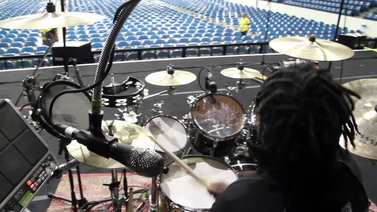 Michael Franti, FrantiV: Sound check, Saskatoon, Canada (8.31.11)