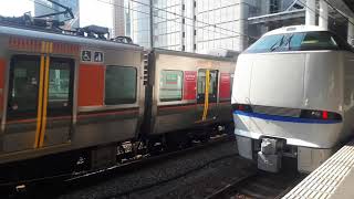 JR西日本大阪駅で323系回送列車の発車シーン（2020年3月17日火曜日）携帯電話で撮影