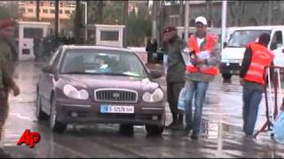 Raw Video: Libyan Refugees Cross Into Tunisia