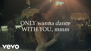 Brett Young - Dance With You (Lyric Video) Resimi