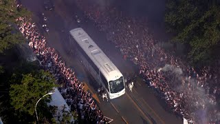 El recibimiento más espectacular al bus del Real Madrid en el Bernabéu