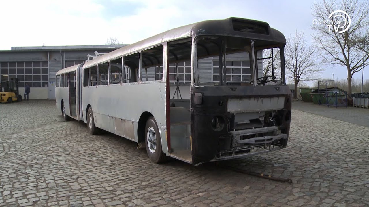 Fertigstellung der Karosserie des Ikarus 180