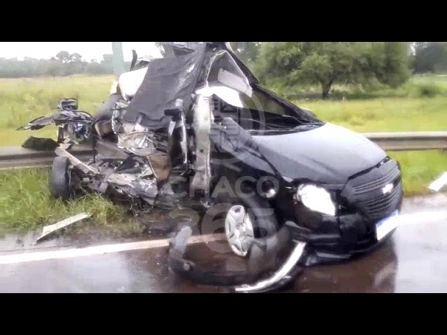 ASÍ QUEDO EN AUTOMÓVIL QUE COLISIONO EN EL INGRESO  A "LAPACHITO "