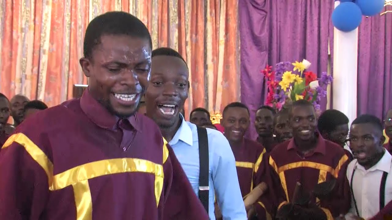 CORAL A VOCAL SAPÚ 5 - LOUVOR 2 ( BOM DEUS )