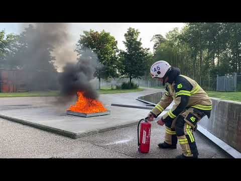 Video: Hur Fungerar En Brandsläckare