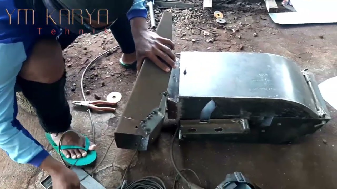 Proses pembuatan cerobong mesin pencacah rumput