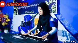 VIRALL!! Pemain keyboard hijabers cantik mirip DJ
