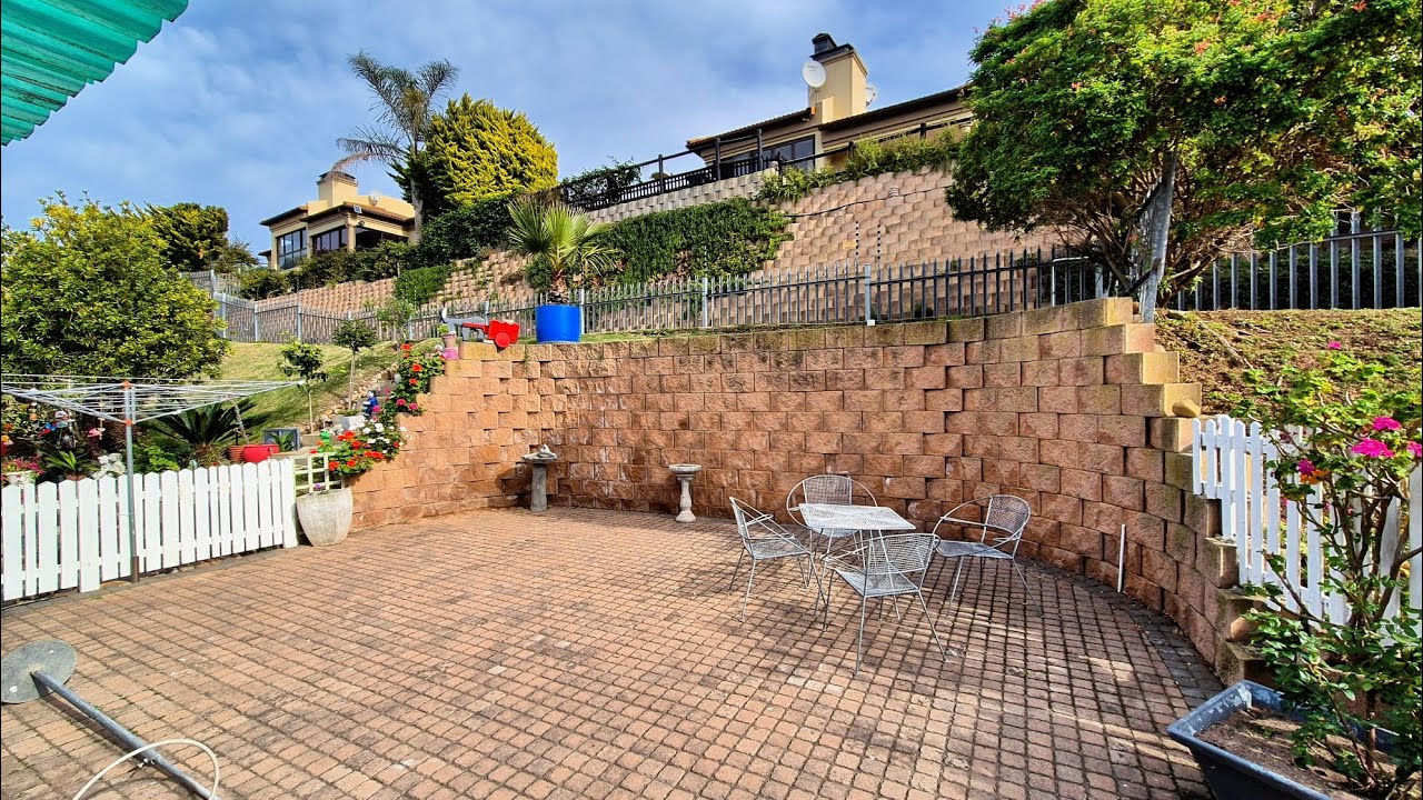 3-Bedroom Townhouse in Seemeeu Park.