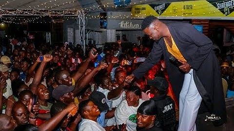 Prince Indah Simu ya nini mama Punguza simu ya Usiku live performance along Malaika music