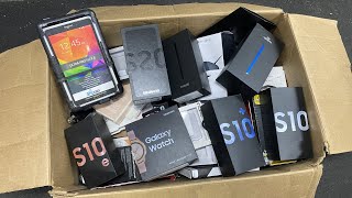 MASSIVE SAMSUNG RETAIL STORE CLEAN OUT!! DUMPSTER DIVING SAMSUNG STORE JACKPOT!!