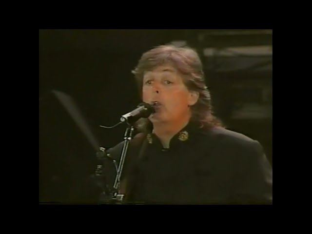 Paul McCartney - Figure Of Eight (Live in Rio 1990) #1 - YouTube
