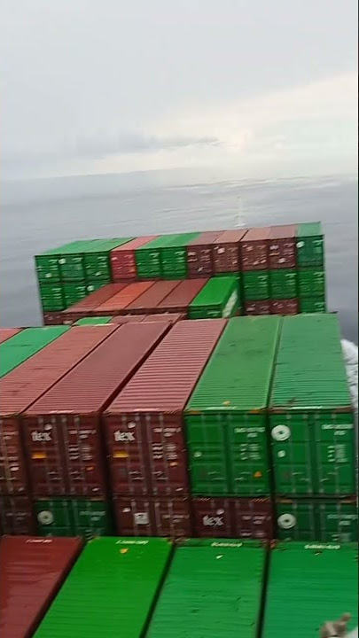 kapal berlayar