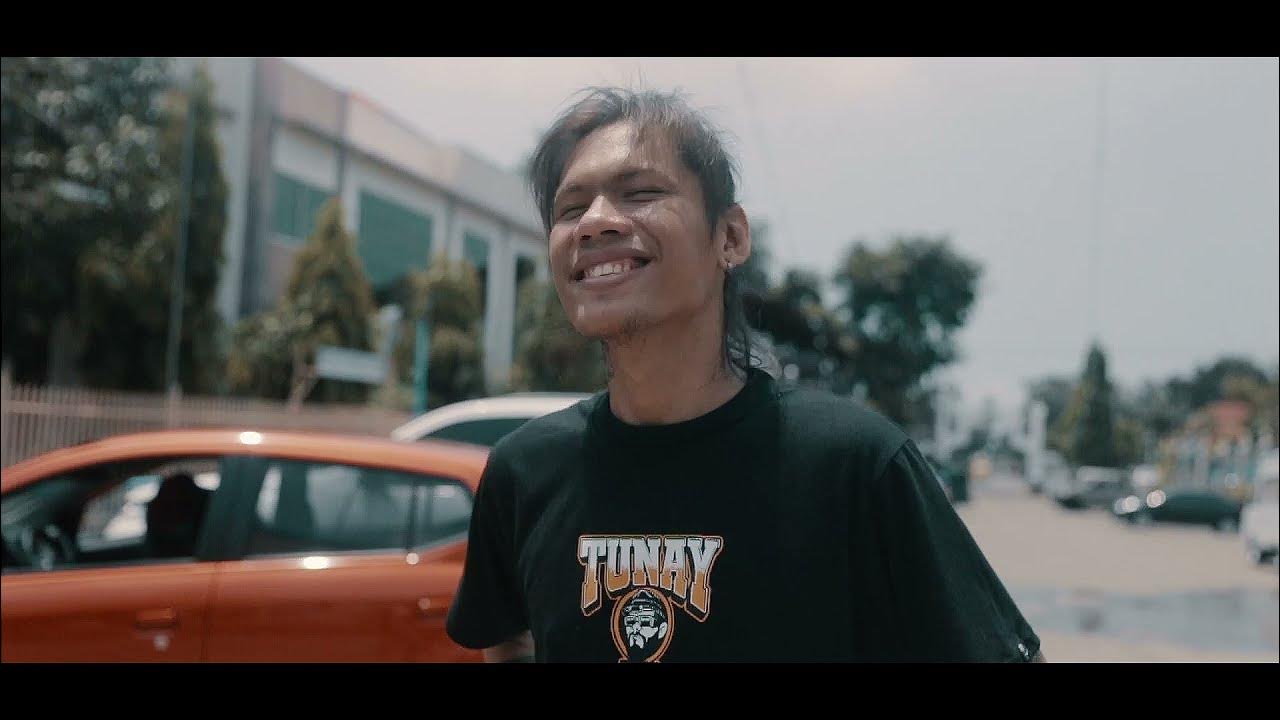 Winston Lee - KADINA Ft. Marlspak (Official Music Video) Winston Lee - KADINA Ft. Marlspak (Official Music Video)