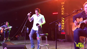 Joe Nichols performs Tequila Makes Her Clothes Fall Off at Club Rodeo