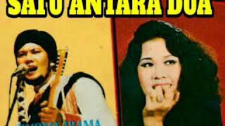 Satu Antara Dua - RHOMA IRAMA & ELVY SUKAESIH ( lagu dangdut jadul )