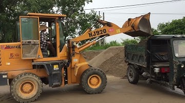 Công nông chở 2 khối cát cực khỏe.súc lật múc cát. Tool to manage 2 extremely strong sand blocks.
