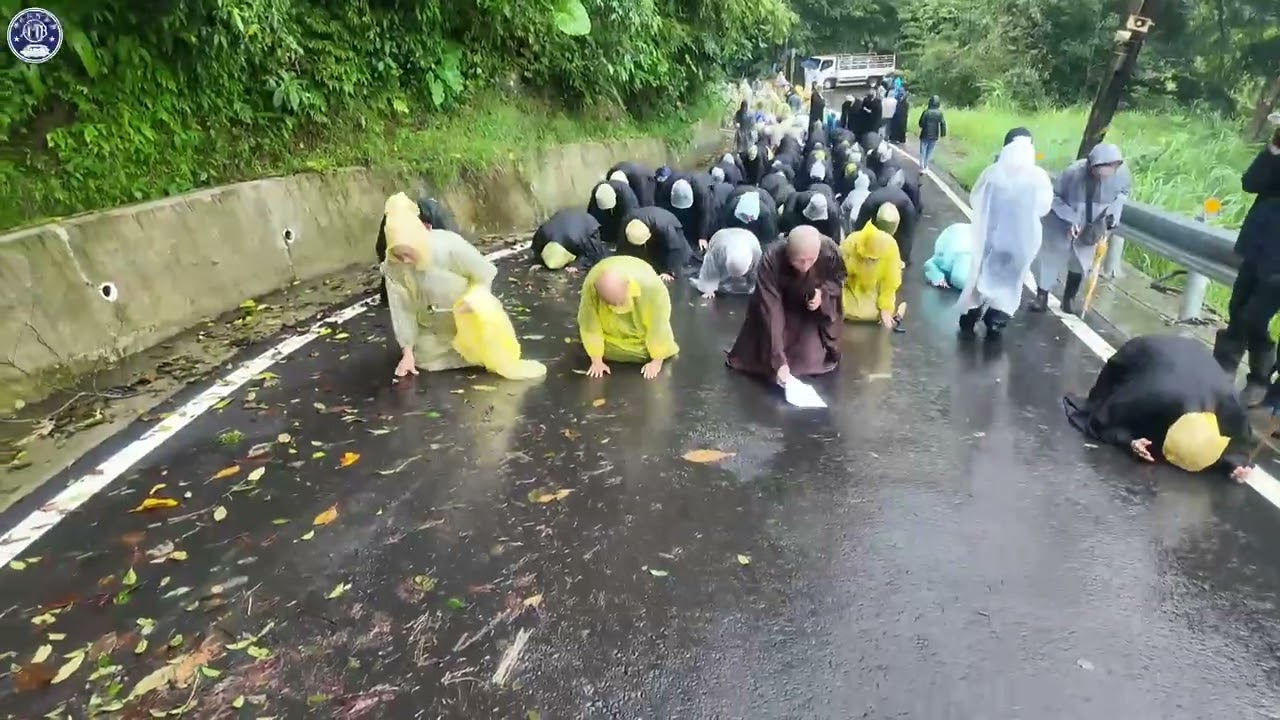 2025/11/2 雙溪小築三時繫念法會圓滿朝山