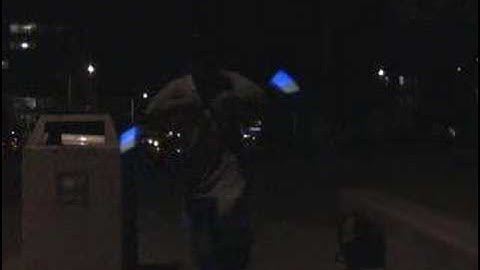 Glowsticking.com Stringing: CaDaYdAy glowstringing 10.28.06