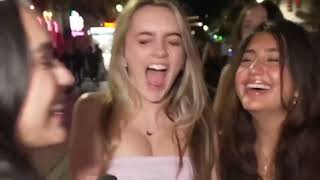Hot Girls Kissing