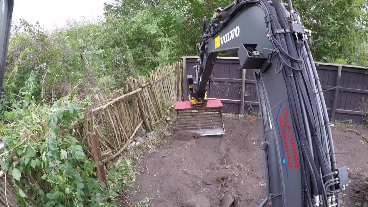 Grovplanering av trädgård. ECR58plus