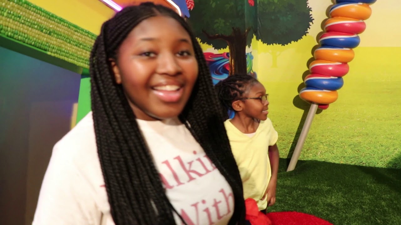 Family Vlog! Candytopia at Fashion District Philadelphia // Candy