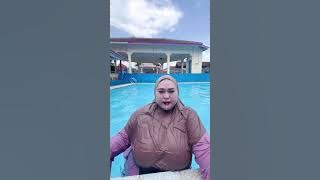 ngajarin renang malah nyeruduk juga ni manusia
