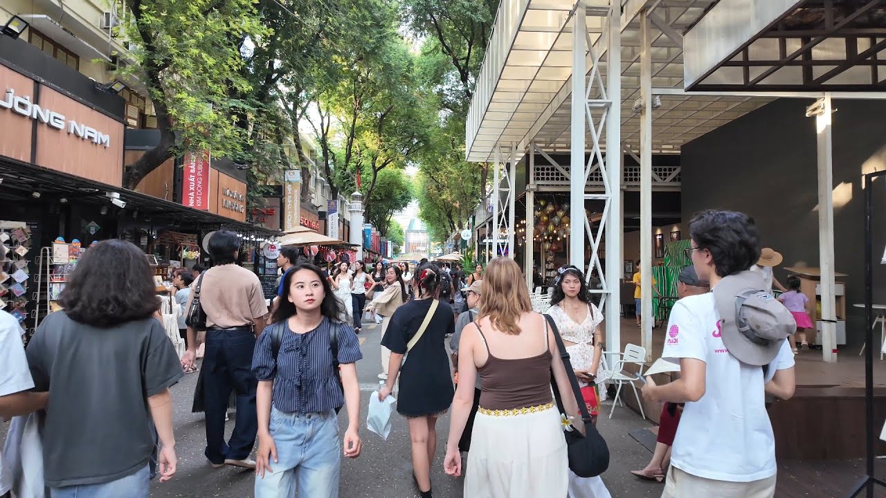 Saigon Walking Tour: The Best of District 1 in One Video!