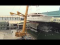 嘉信最新建造116呎遊艇吊掛入試車水池進行後續建造