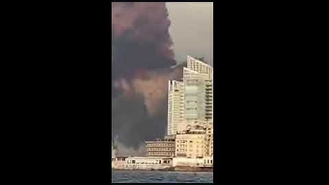 Huge explosion rocks central Beirut