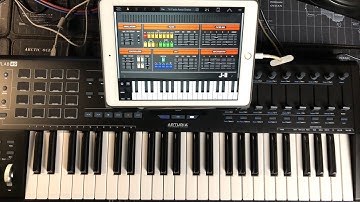 SYNTRONIK by IK Multimedia - Let’s Explore & Play - iPad Live