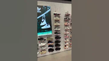 Баскетбольная площадка в магазине - это вообще реально? В SuperStep в тц «Авиапарк» реально все!