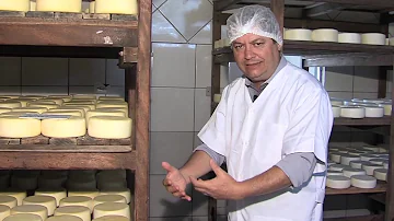 Em que consiste o processo de maturação de um queijo artesanal?